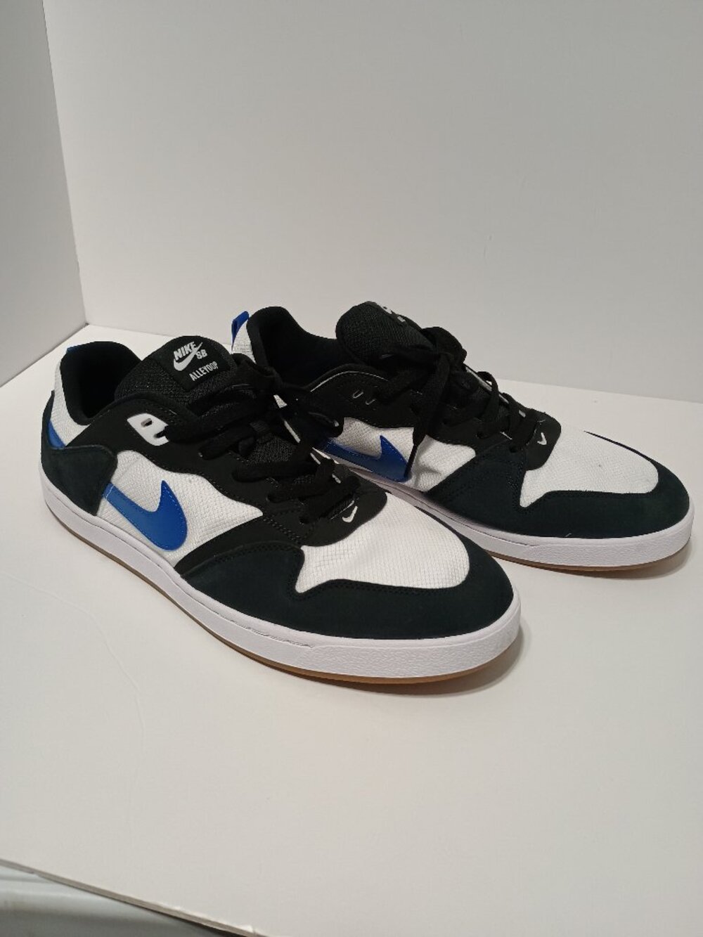 Nike SB Alleyoop Skate Shoes White Black Royal Blue Men’s Sneakers